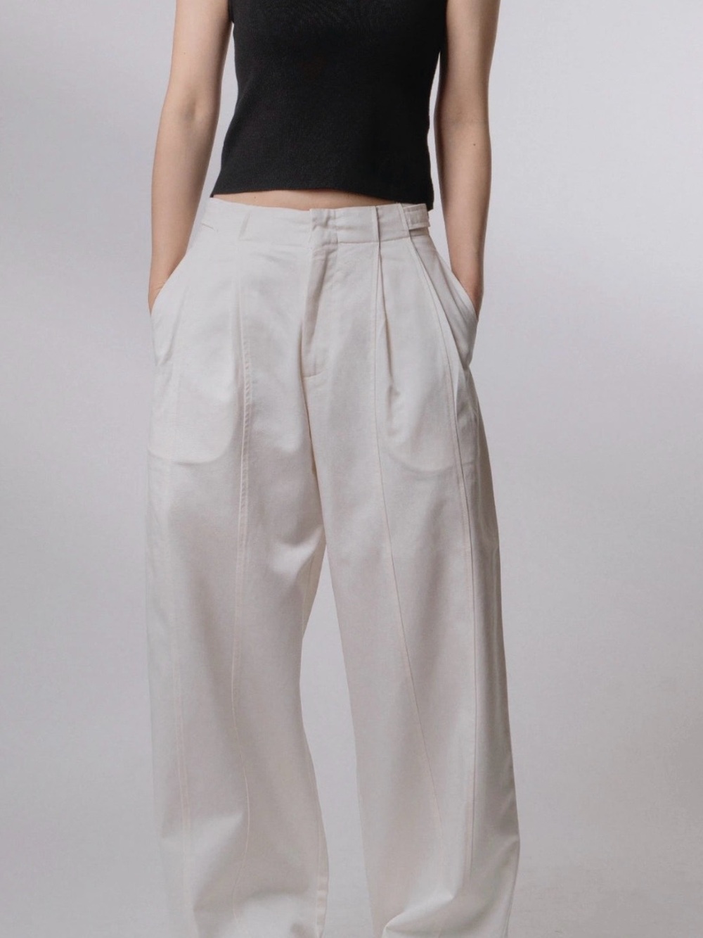 Versona Off-White Wide-Leg High-Waist Pleated Pants